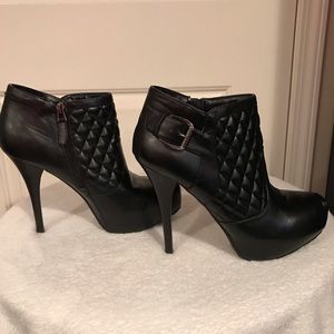Black leather guess platform booties